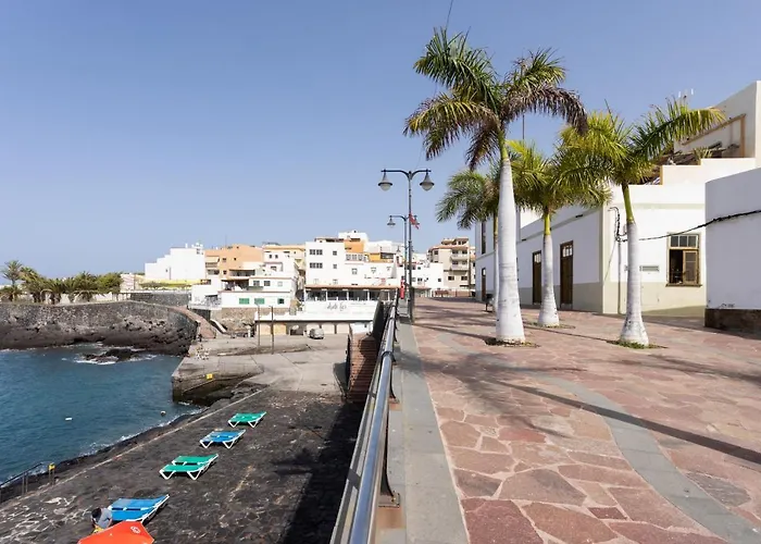 Chill And Sun By Sunkeyrents Alcala (Tenerife)