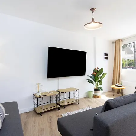 Chill And Sun By Sunkeyrents *