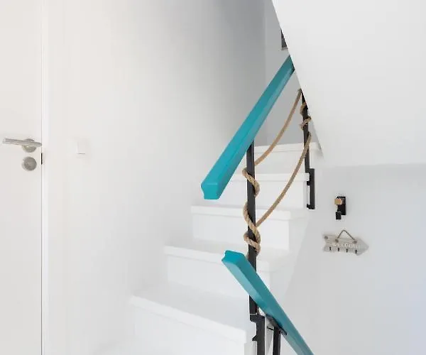 Chill And Sun By Sunkeyrents *